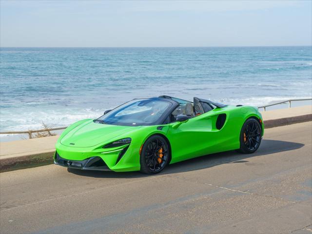 new 2025 McLaren Artura car, priced at $317,040