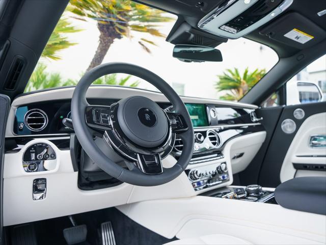 new 2025 Rolls-Royce Spectre car, priced at $504,725