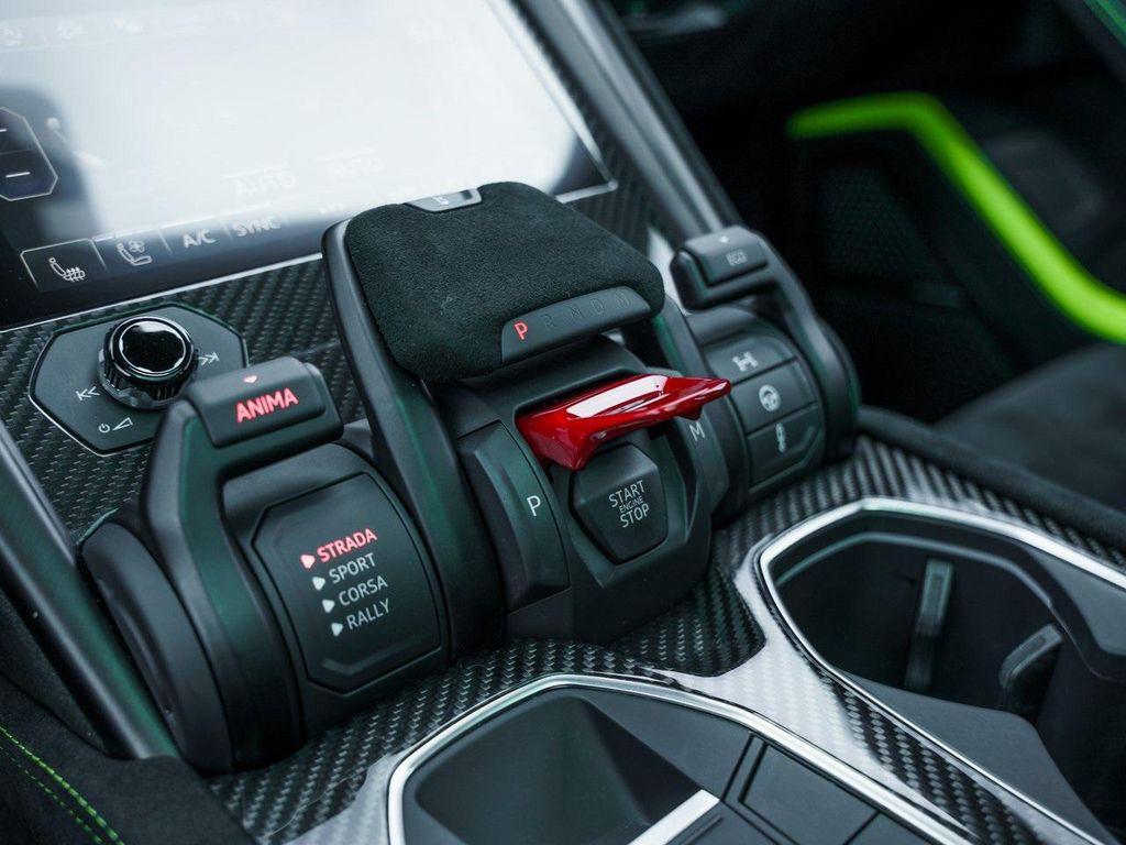 used 2024 Lamborghini Urus car, priced at $295,995