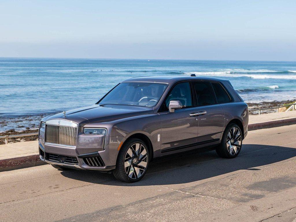 used 2025 Rolls-Royce Cullinan car, priced at $449,995