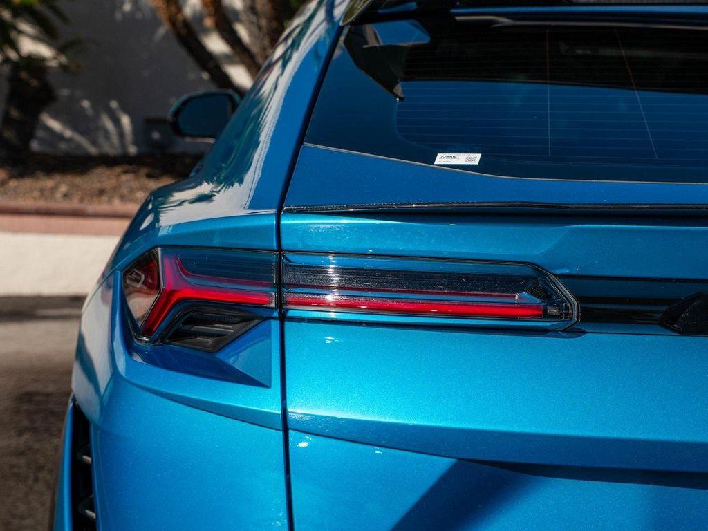 used 2023 Lamborghini Urus car, priced at $289,995