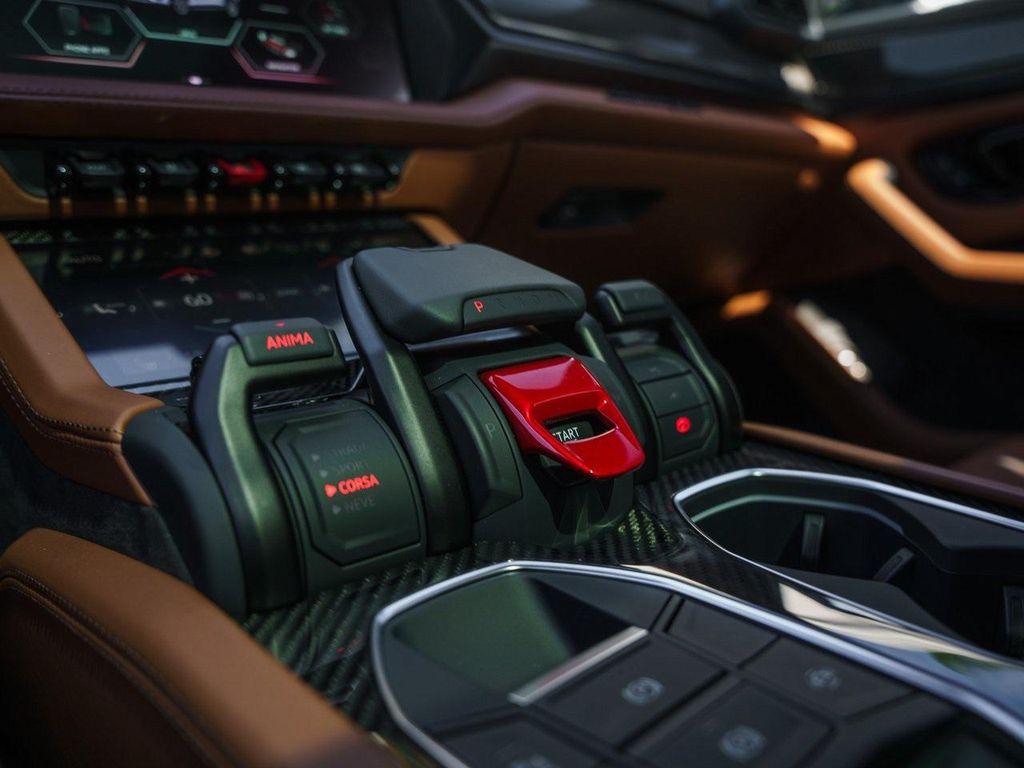 new 2025 Lamborghini Urus car, priced at $358,227