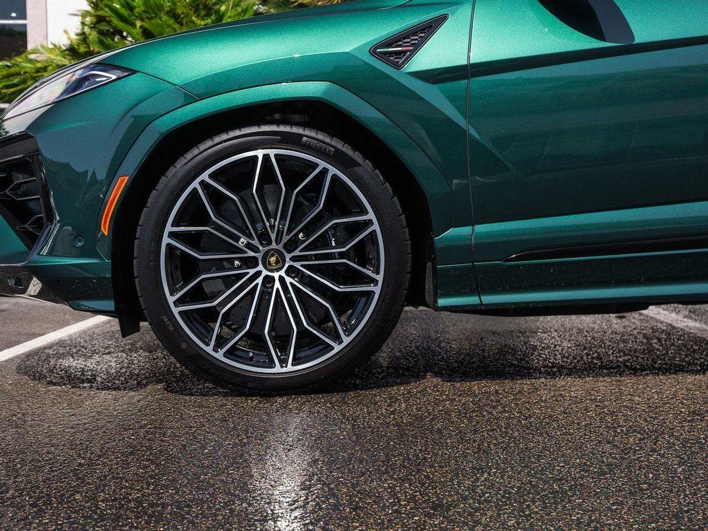 new 2025 Lamborghini Urus car, priced at $358,227