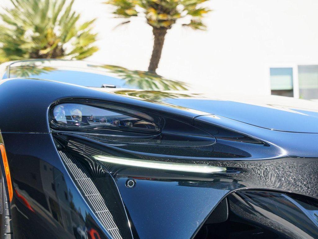 new 2025 McLaren Artura car, priced at $310,968