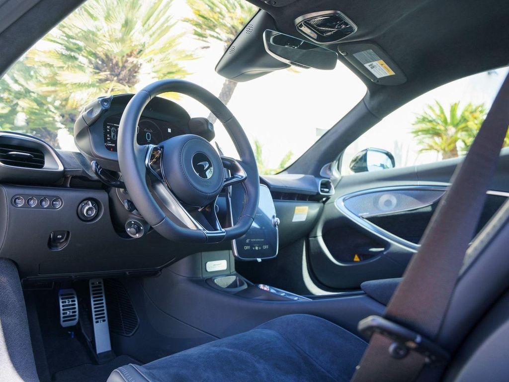 new 2025 McLaren Artura car, priced at $310,968