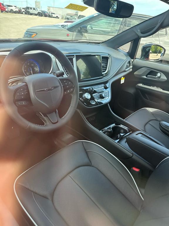new 2025 Chrysler Pacifica car, priced at $45,996