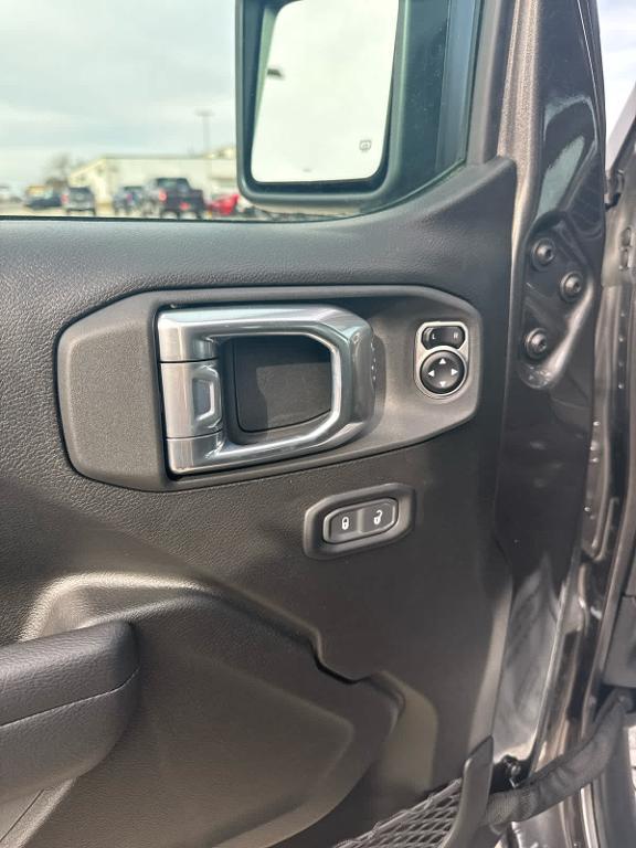 new 2025 Jeep Gladiator car, priced at $38,996
