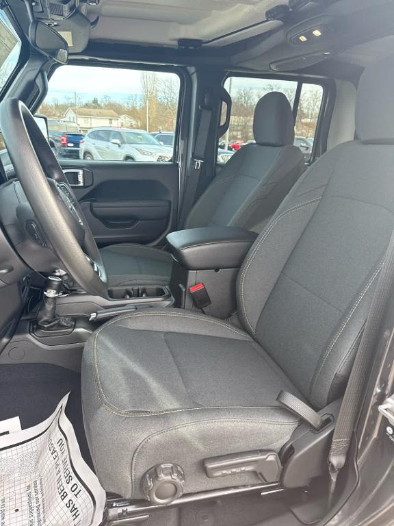 new 2025 Jeep Gladiator car, priced at $38,996