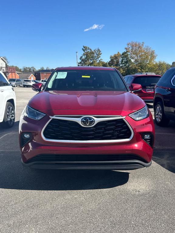 used 2023 Toyota Highlander car, priced at $33,968