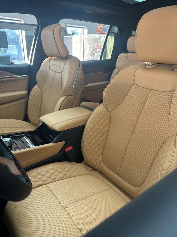 new 2025 Jeep Grand Cherokee L car, priced at $72,520