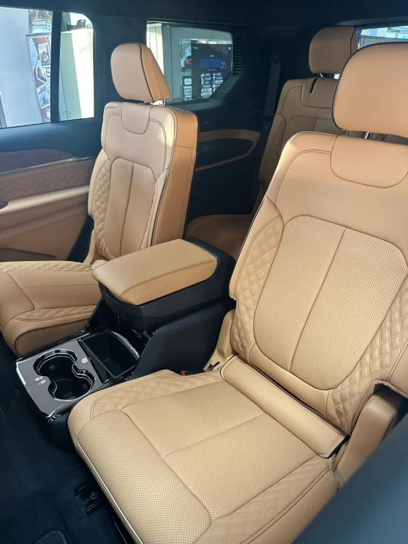 new 2025 Jeep Grand Cherokee L car, priced at $72,520