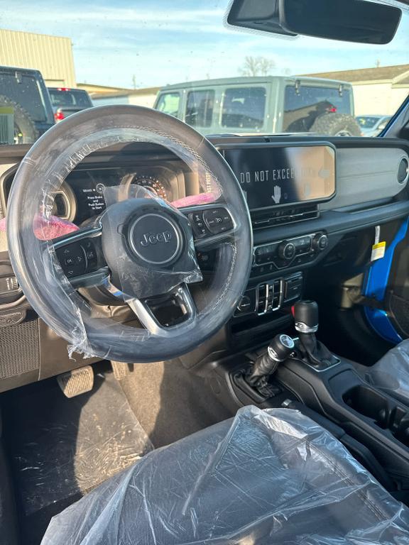 new 2025 Jeep Wrangler car, priced at $51,557