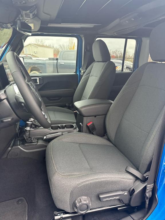 new 2025 Jeep Wrangler car, priced at $48,566