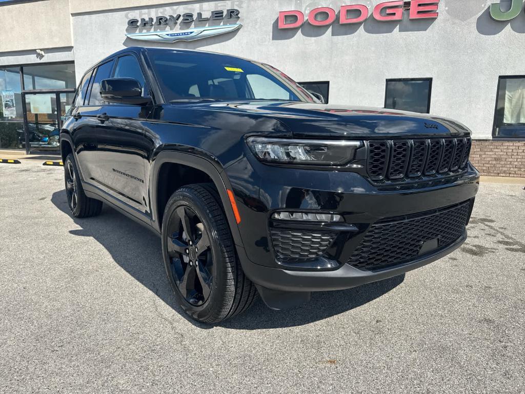 new 2025 Jeep Grand Cherokee car, priced at $44,996