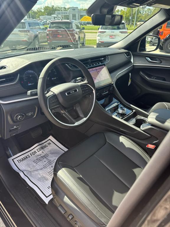 new 2025 Jeep Grand Cherokee car, priced at $44,996