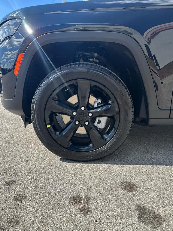 new 2025 Jeep Grand Cherokee car, priced at $44,996