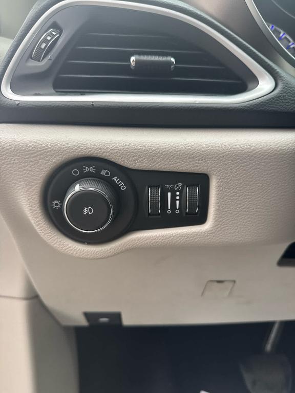 used 2017 Chrysler Pacifica car, priced at $15,887