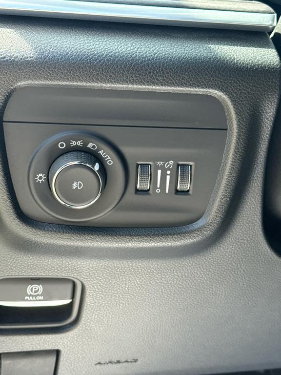 used 2022 Jeep Grand Cherokee car, priced at $37,500
