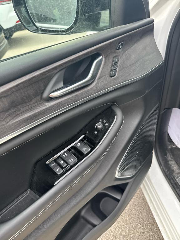 used 2022 Jeep Grand Cherokee car, priced at $37,500