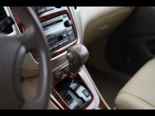 used 2006 Toyota Highlander car, priced at $5,003