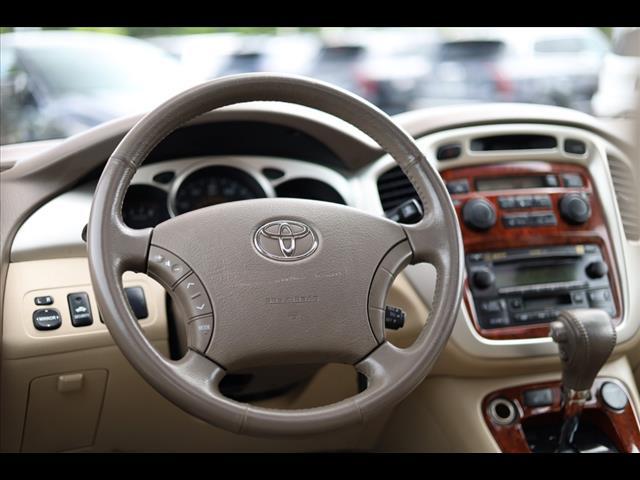 used 2006 Toyota Highlander car, priced at $5,003