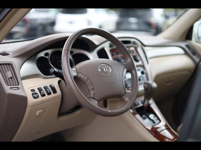 used 2006 Toyota Highlander car, priced at $5,003