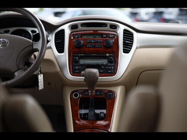 used 2006 Toyota Highlander car, priced at $5,003