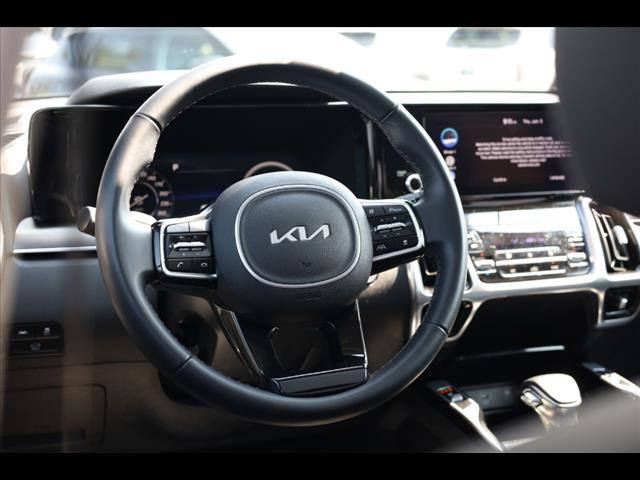 used 2023 Kia Sorento car, priced at $31,923