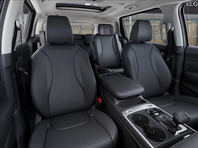 new 2025 Kia Carnival car, priced at $52,260