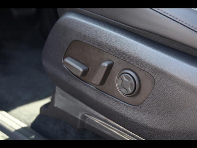 used 2025 Kia Carnival car, priced at $38,920