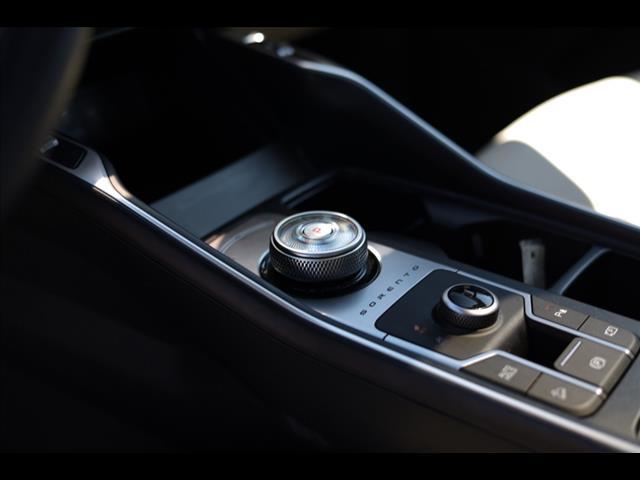 used 2025 Kia Sorento Hybrid car, priced at $43,390