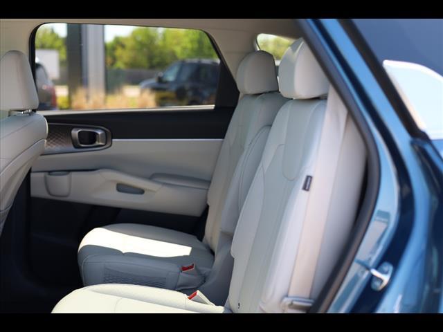 used 2025 Kia Sorento Hybrid car, priced at $43,390