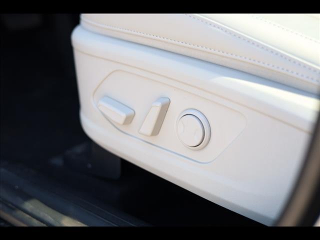 used 2025 Kia Sorento Hybrid car, priced at $43,390