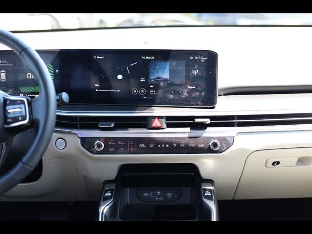used 2025 Kia Sorento Hybrid car, priced at $43,390
