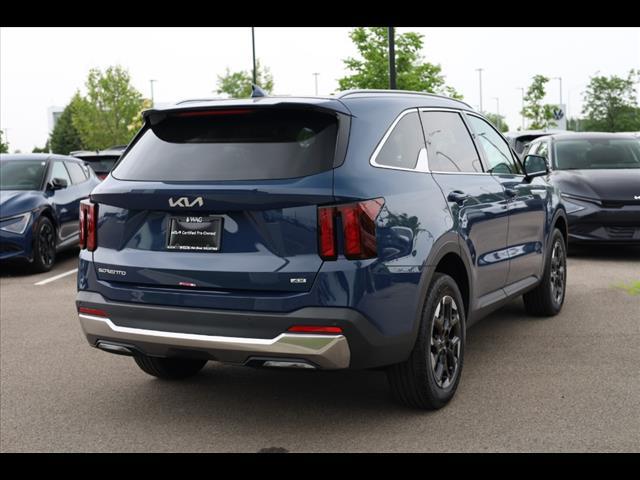 used 2025 Kia Sorento car, priced at $37,901