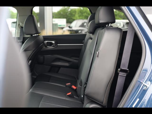 used 2025 Kia Sorento car, priced at $37,901