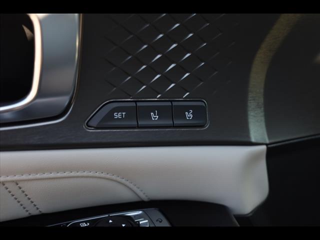 used 2022 Kia Sorento Plug-In Hybrid car, priced at $30,923