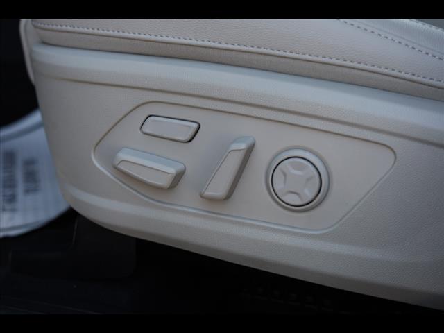 used 2022 Kia Sorento Plug-In Hybrid car, priced at $30,923