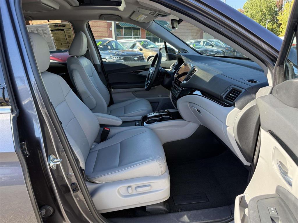 used 2021 Honda Pilot car, priced at $32,888