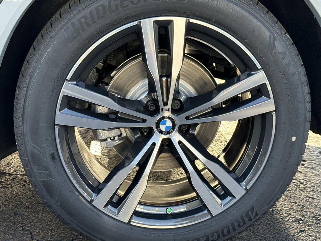 new 2026 BMW X7 car, priced at $95,095