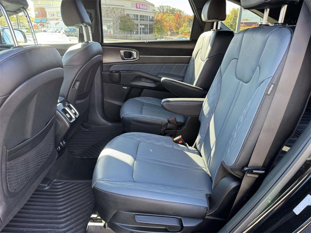 used 2025 Kia Sorento Hybrid car, priced at $38,444