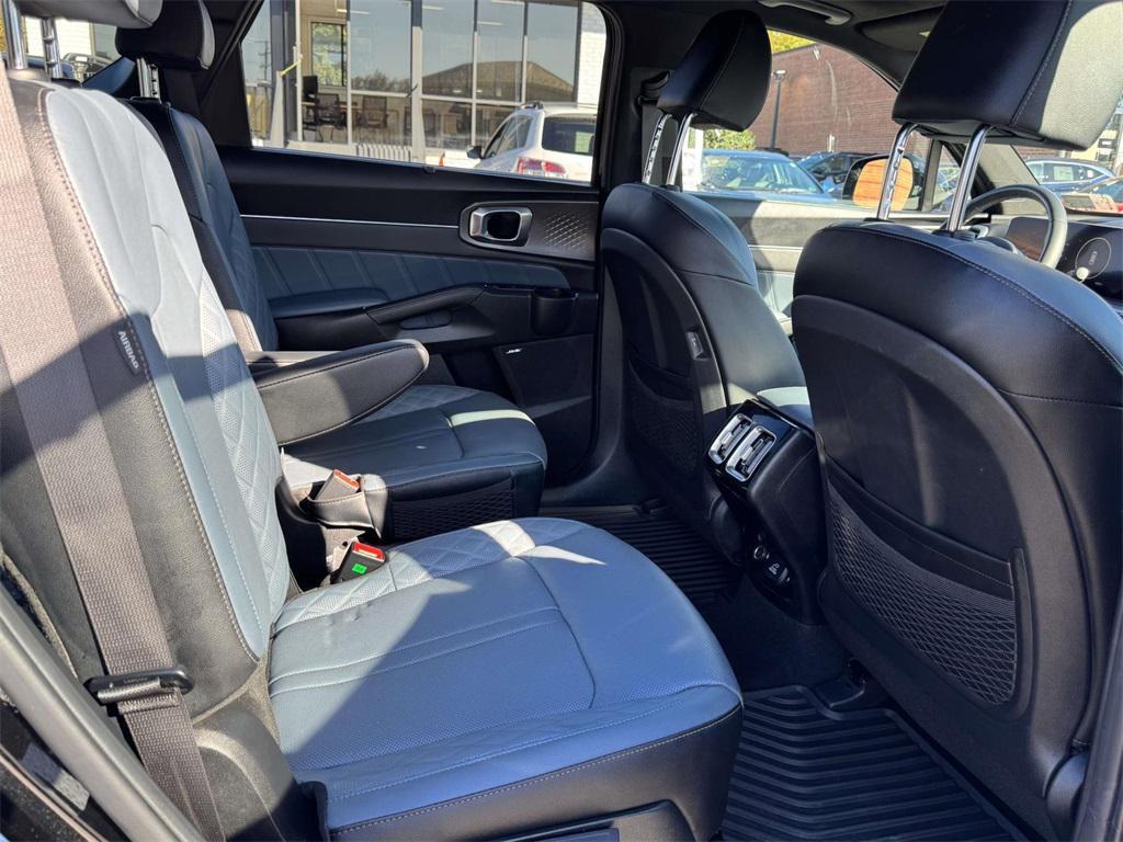 used 2025 Kia Sorento Hybrid car, priced at $38,444