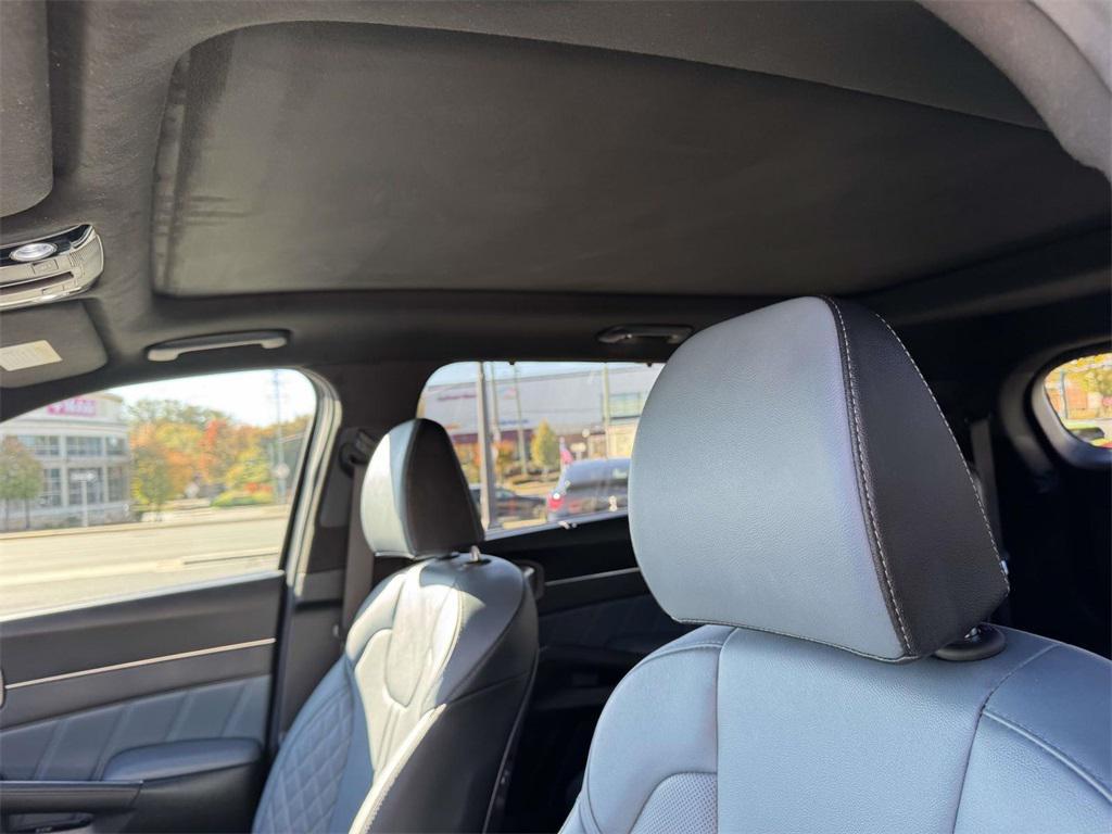 used 2025 Kia Sorento Hybrid car, priced at $38,444