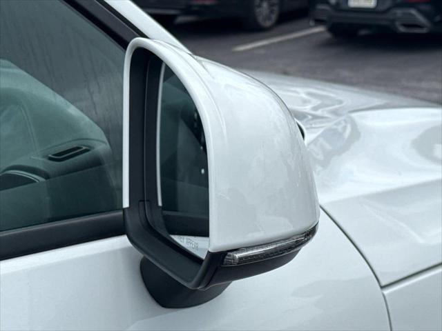 used 2020 Volvo XC40 car, priced at $20,000