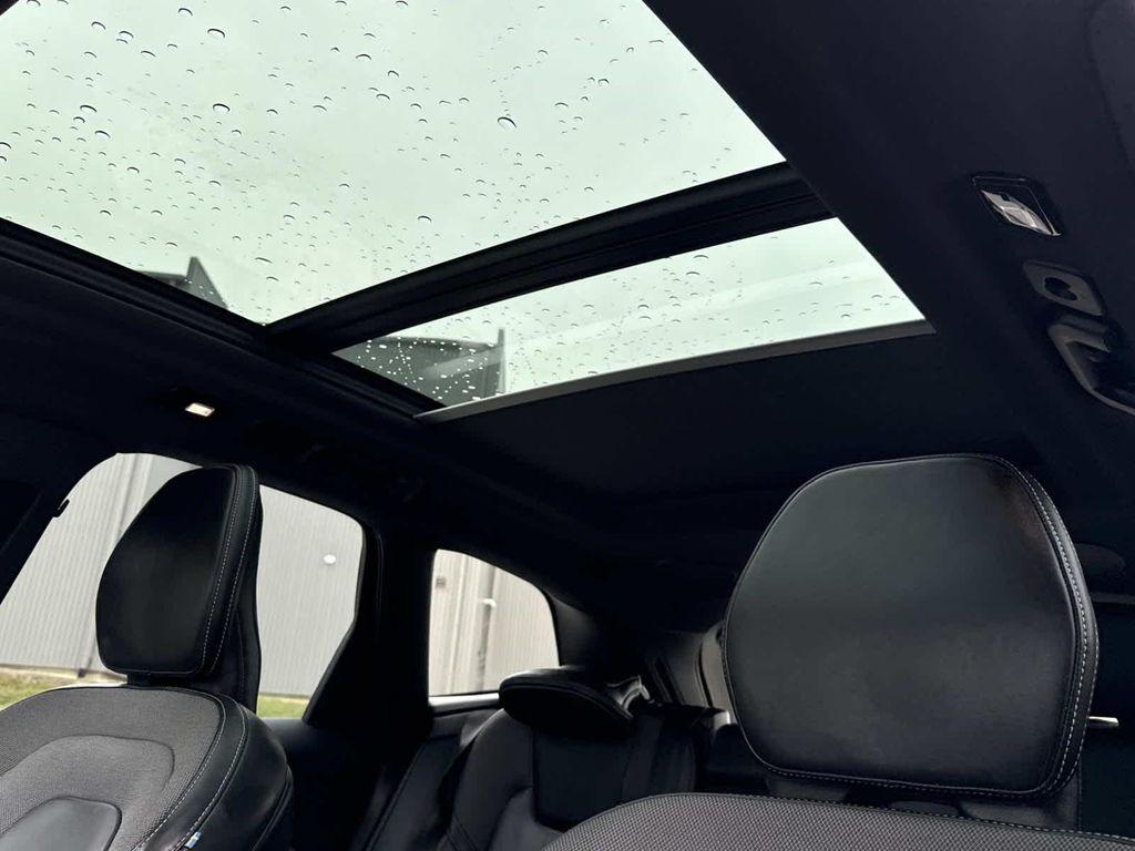 used 2022 Volvo XC60 car, priced at $34,000