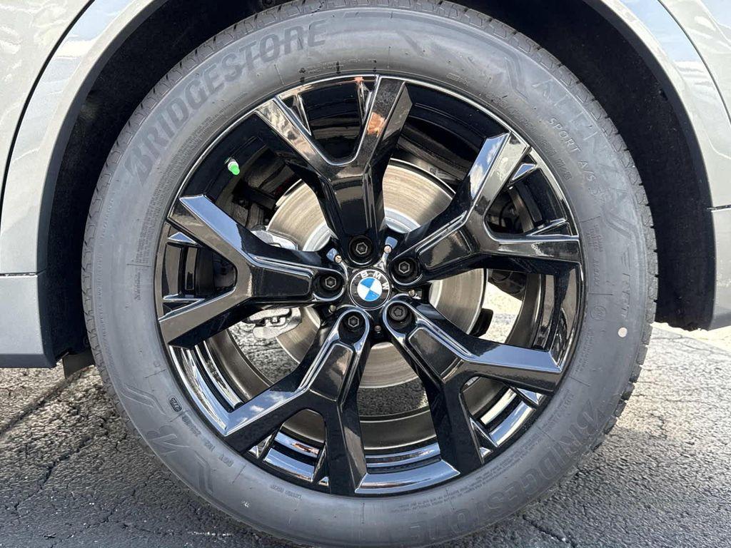 new 2026 BMW X7 car, priced at $90,180