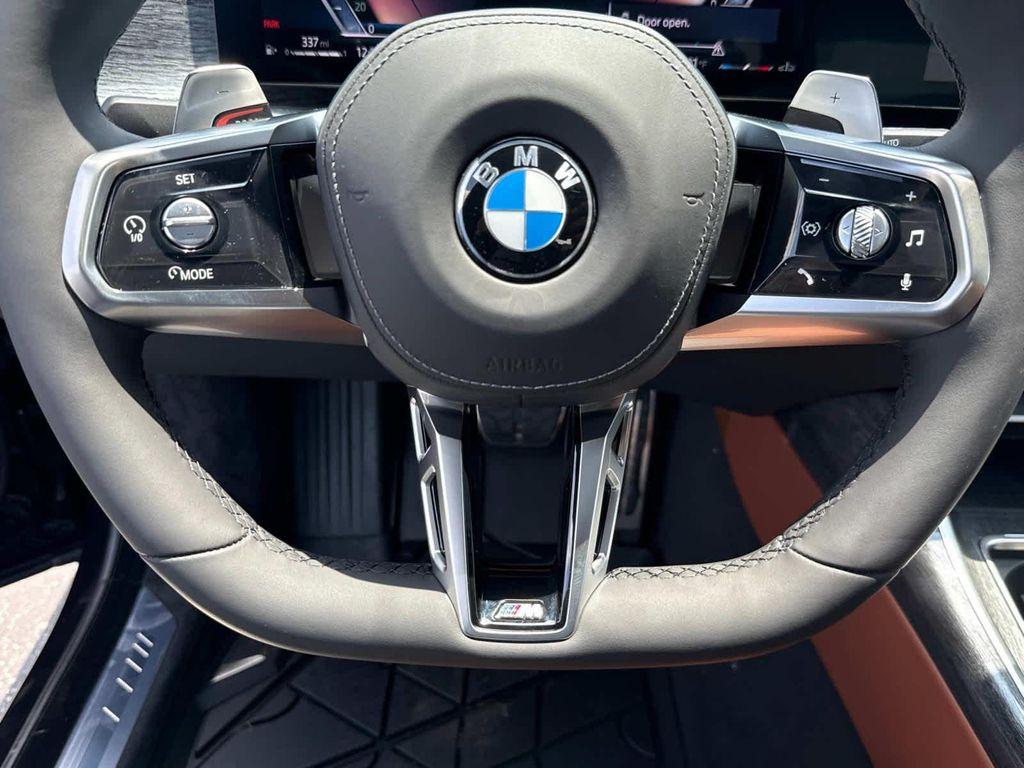 new 2025 BMW 760 car, priced at $138,570