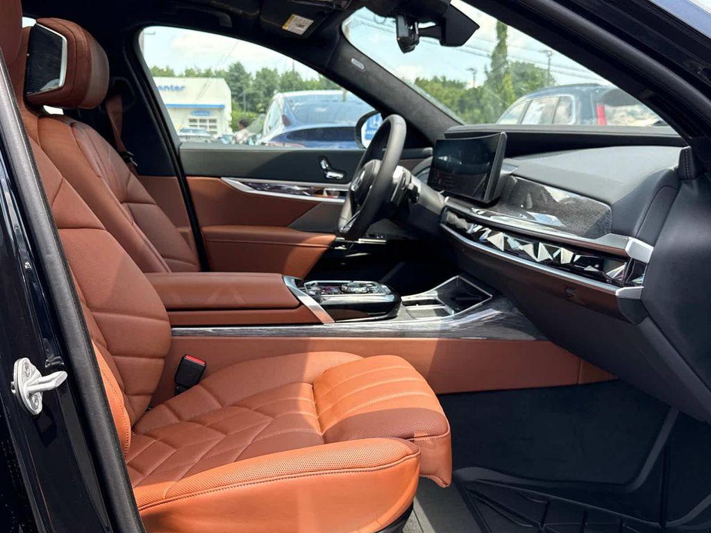new 2025 BMW 760 car, priced at $138,570