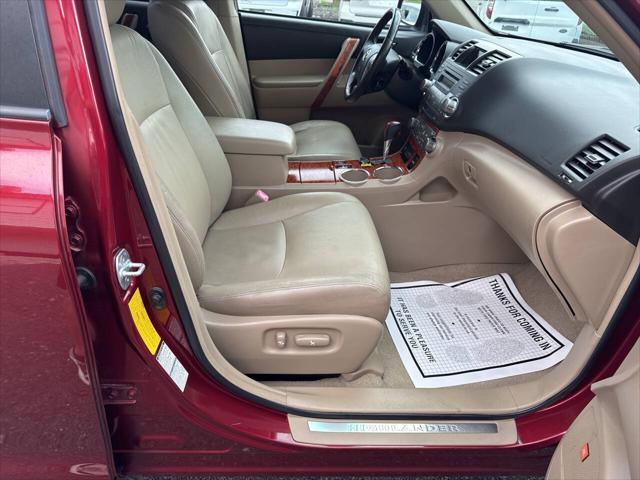 used 2008 Toyota Highlander car, priced at $10,995