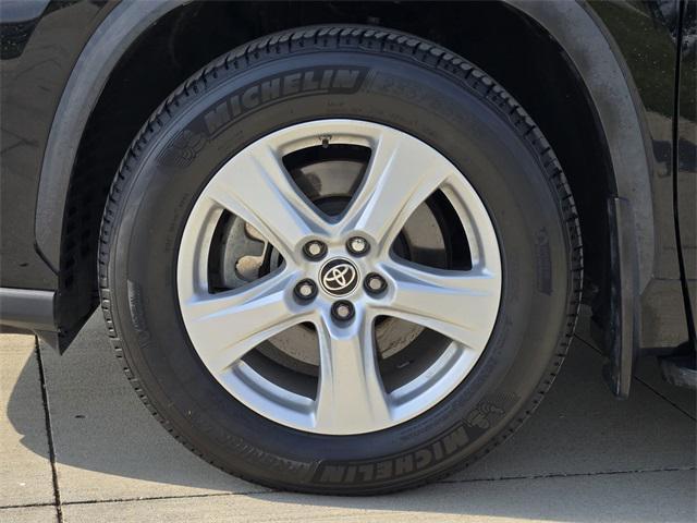 used 2022 Toyota Highlander car, priced at $29,491